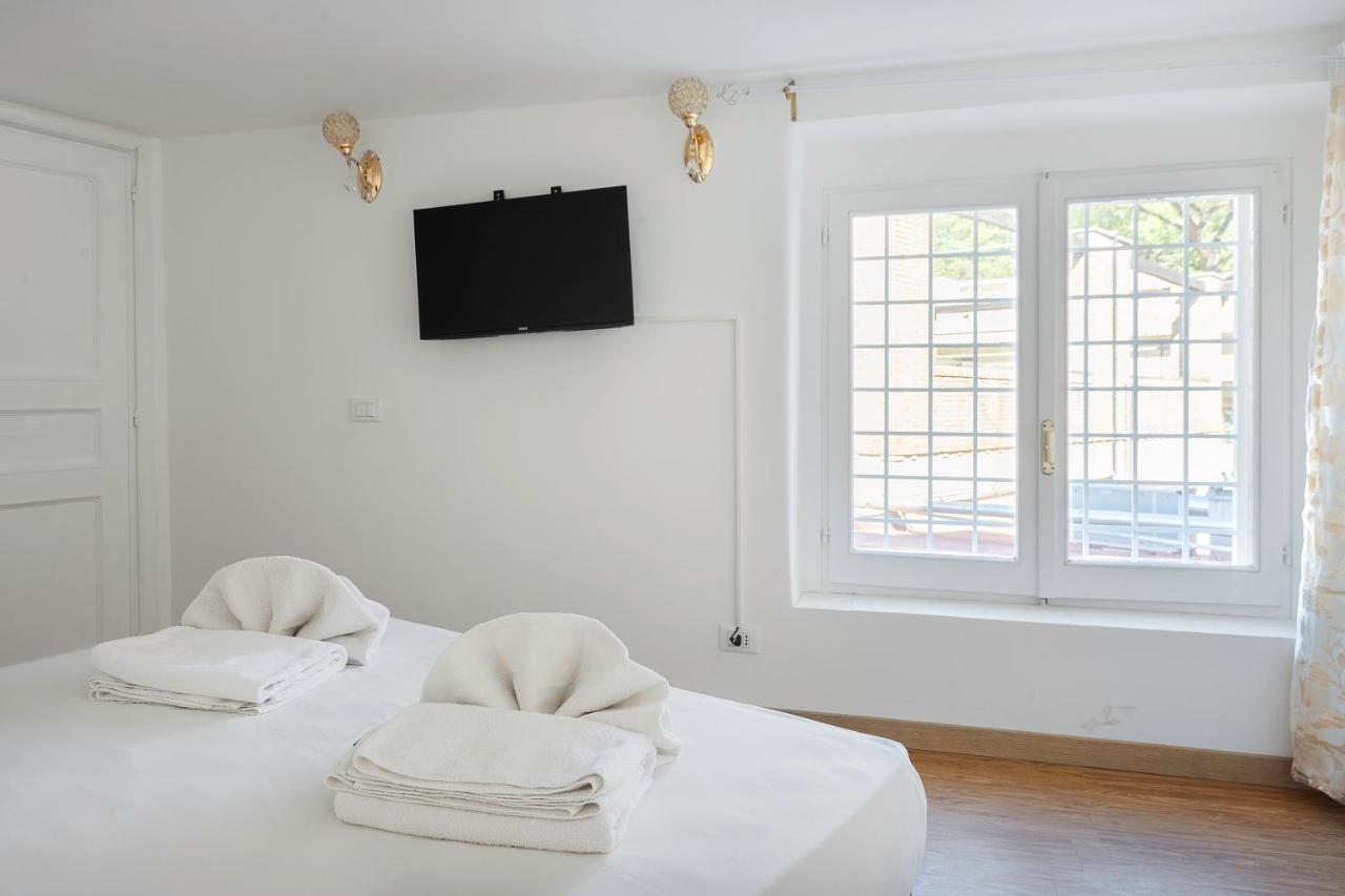 Lux Me - Jacuzzi & Suites Trastevere Gasthuis *